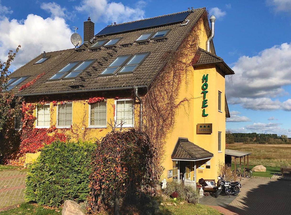 Hotel Am Mueritz-Nationalpark Waren  Exterior photo